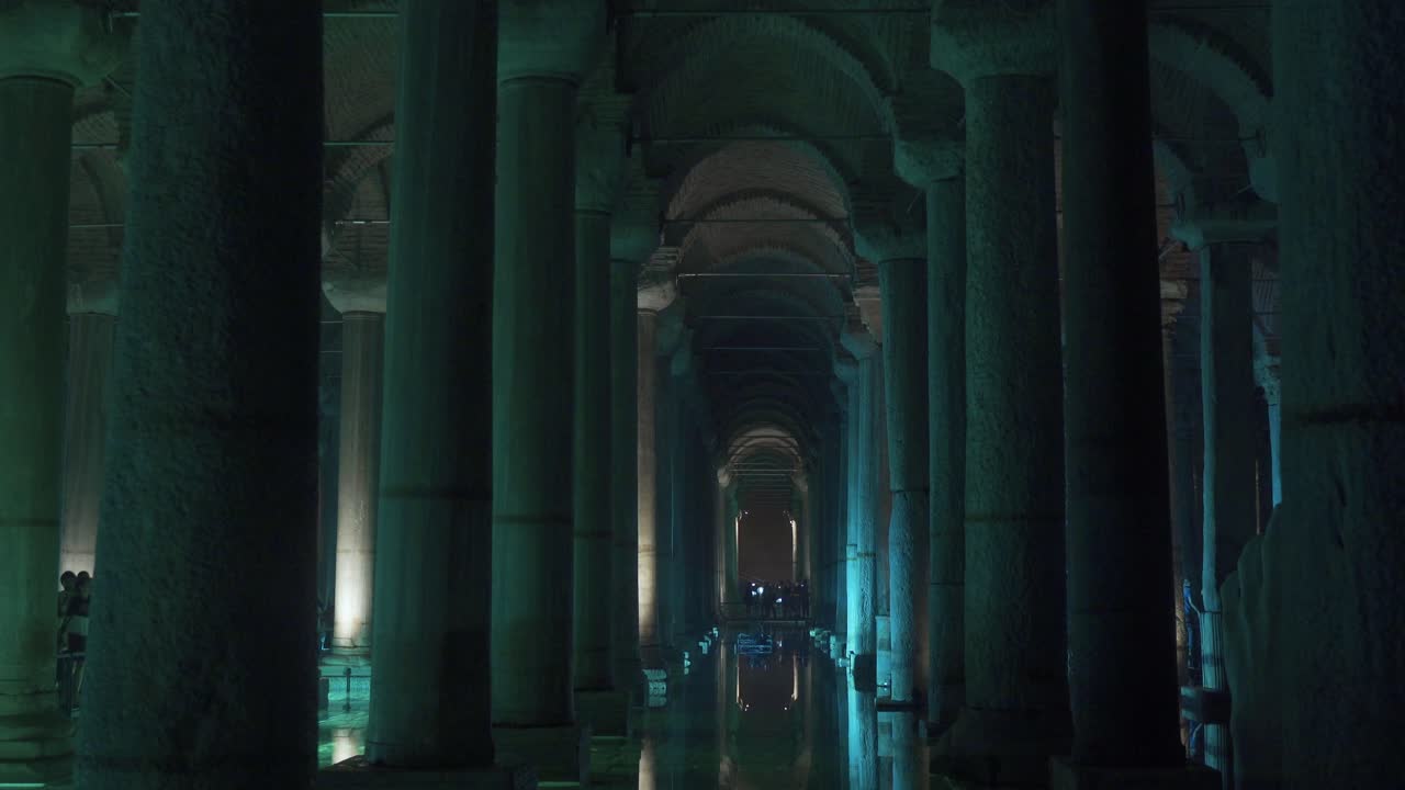 базилическая цистерна в городе стамбуле.