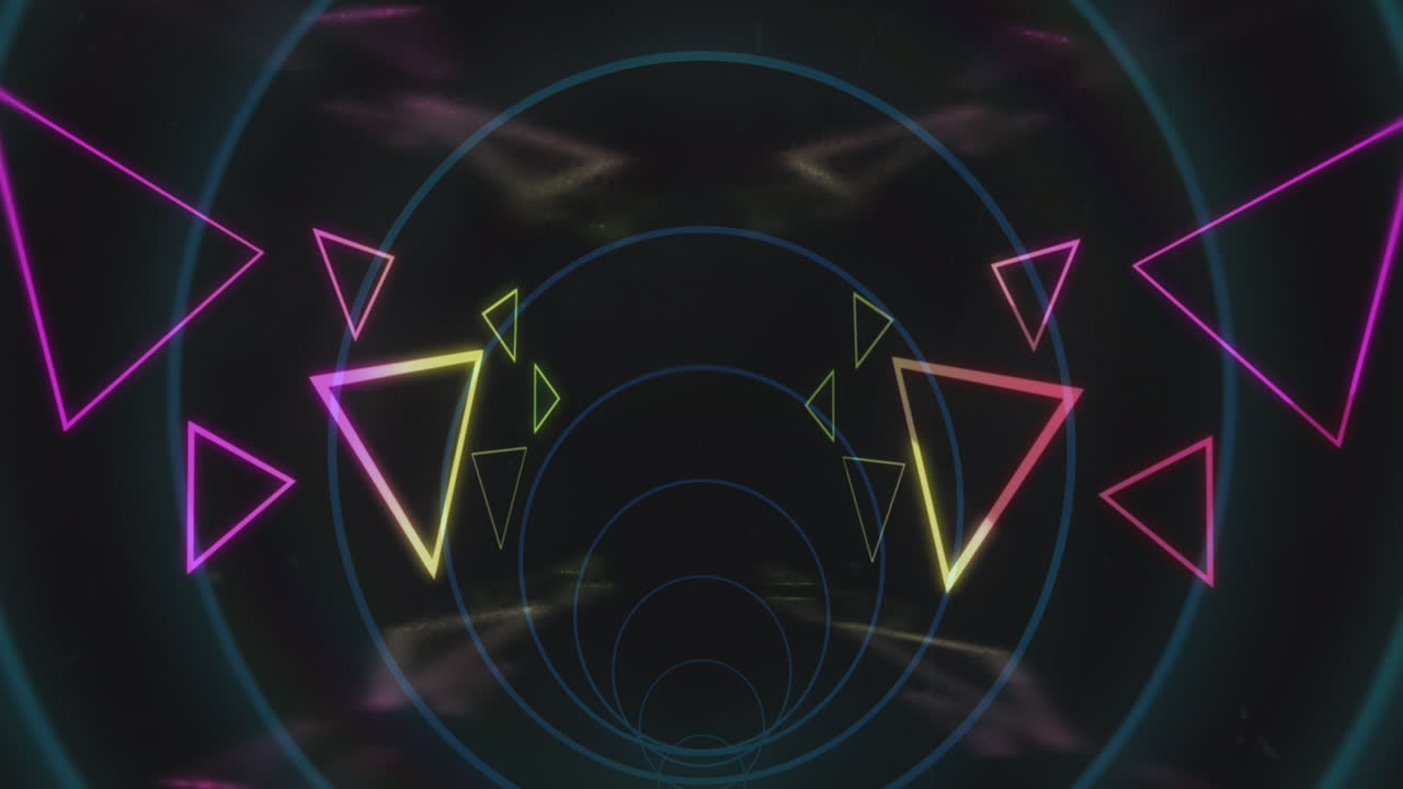 Animazione di tunnel con forme al neon su sfondo nero