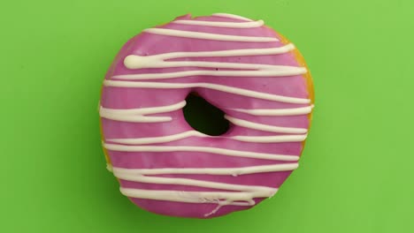el donut está vidriado de cerca, con un bucle sin costuras.