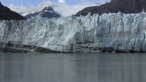 glaciar margerie en un día soleado en la bahía glaciar alaska