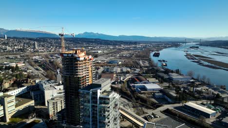 Reconstrucción-Del-Hospital-Royal-Columbian-Cerca-Del-Río-Fraser-En-New-Westminster,-Bc,-Canadá