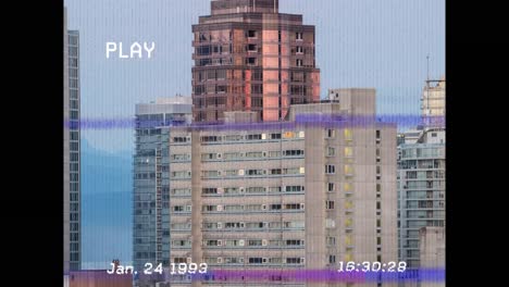 animación del efecto de falla de vhs sobre edificios altos en el fondo
