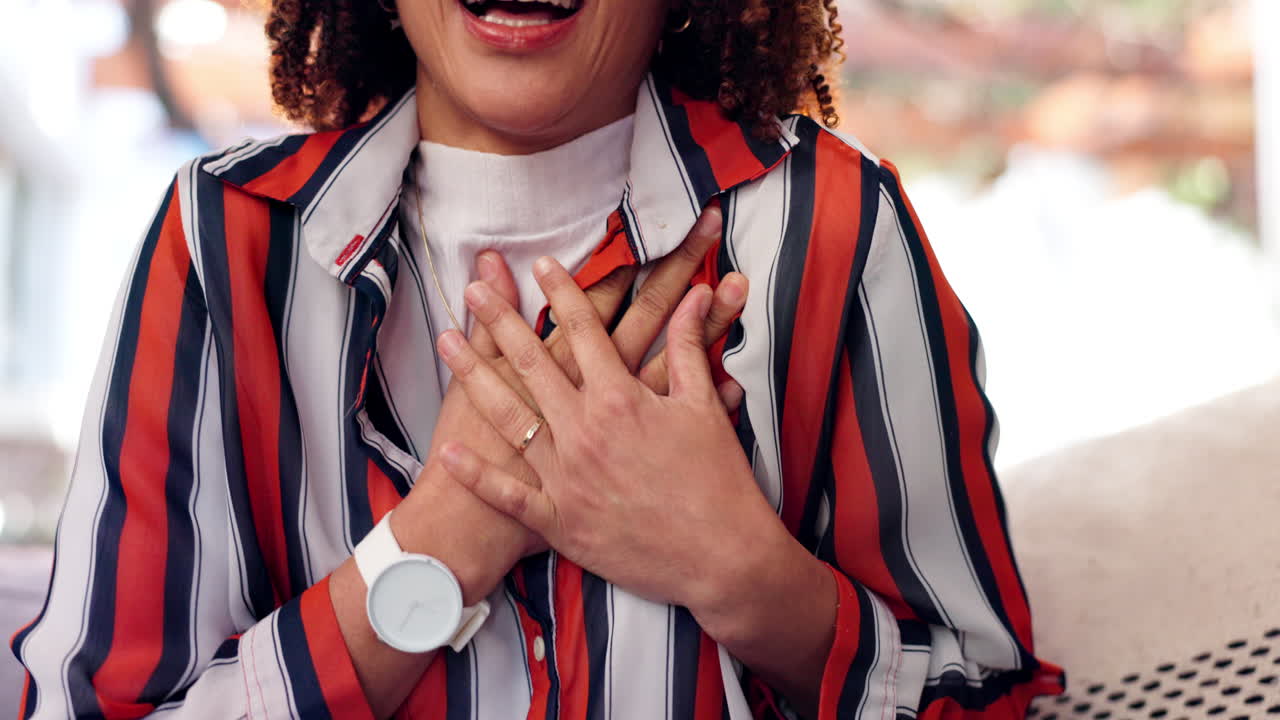 기 을 표현 하는 여자