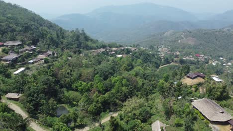 video grabado por avión no tripulado de las zonas montañosas de nagaland