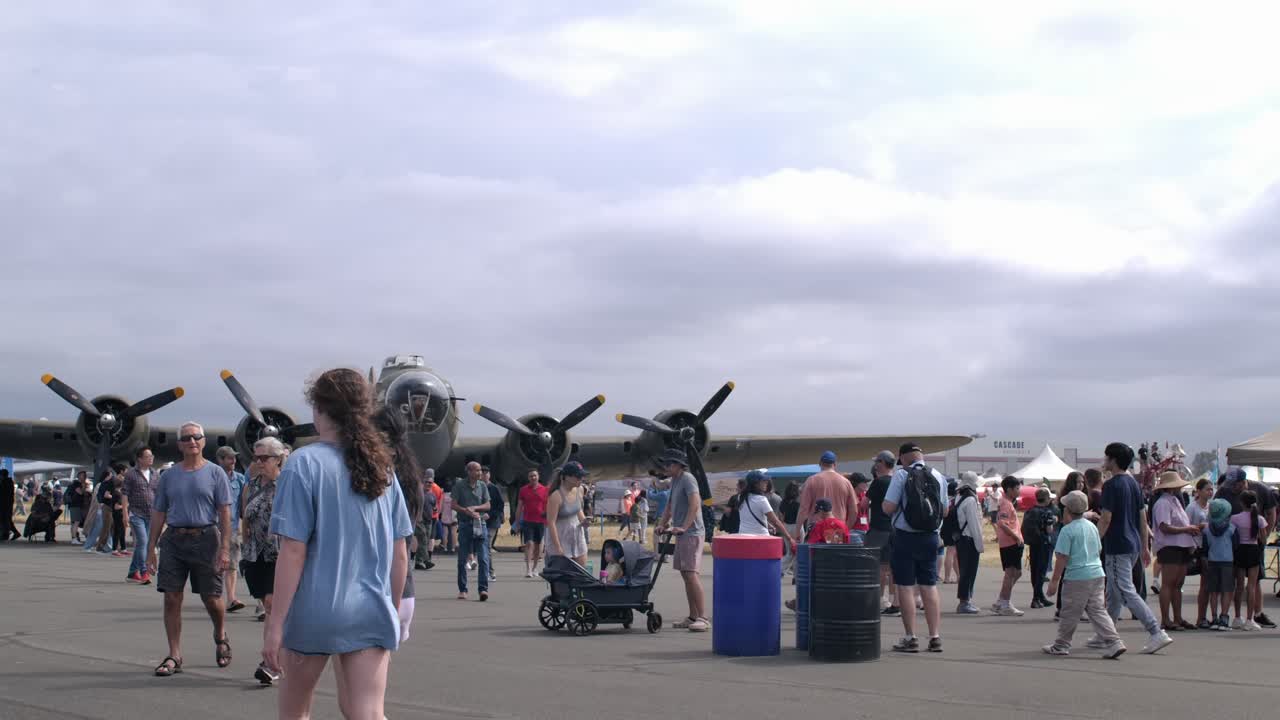 Visitors at Abbotsford Airshow 2024 - B-17 Bomber on Display SLOMO