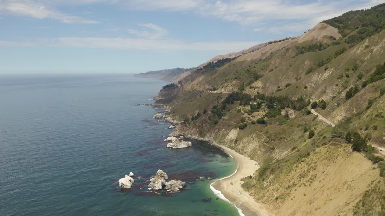 캘리포니아 해안은 태평양, 새의 눈 조감도를 만납니다.