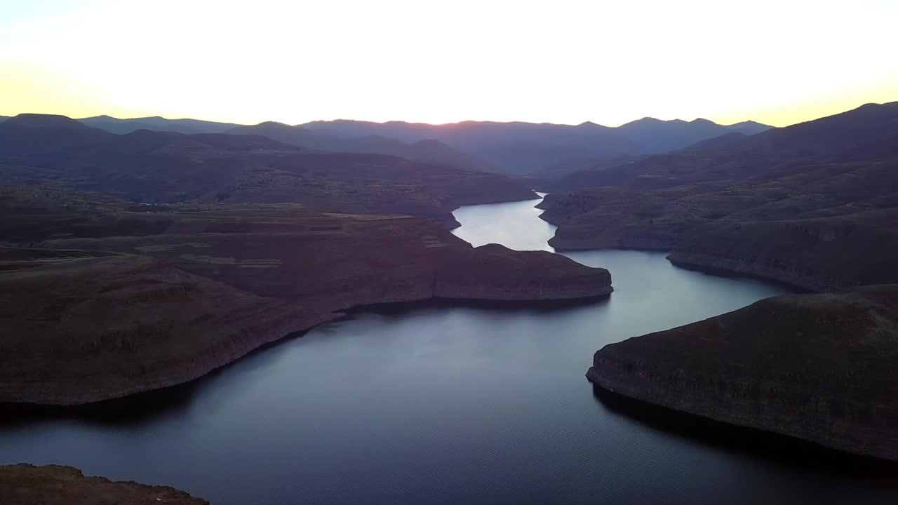 이 세상이 제공할 수 있는 작은 부분일 뿐입니다.