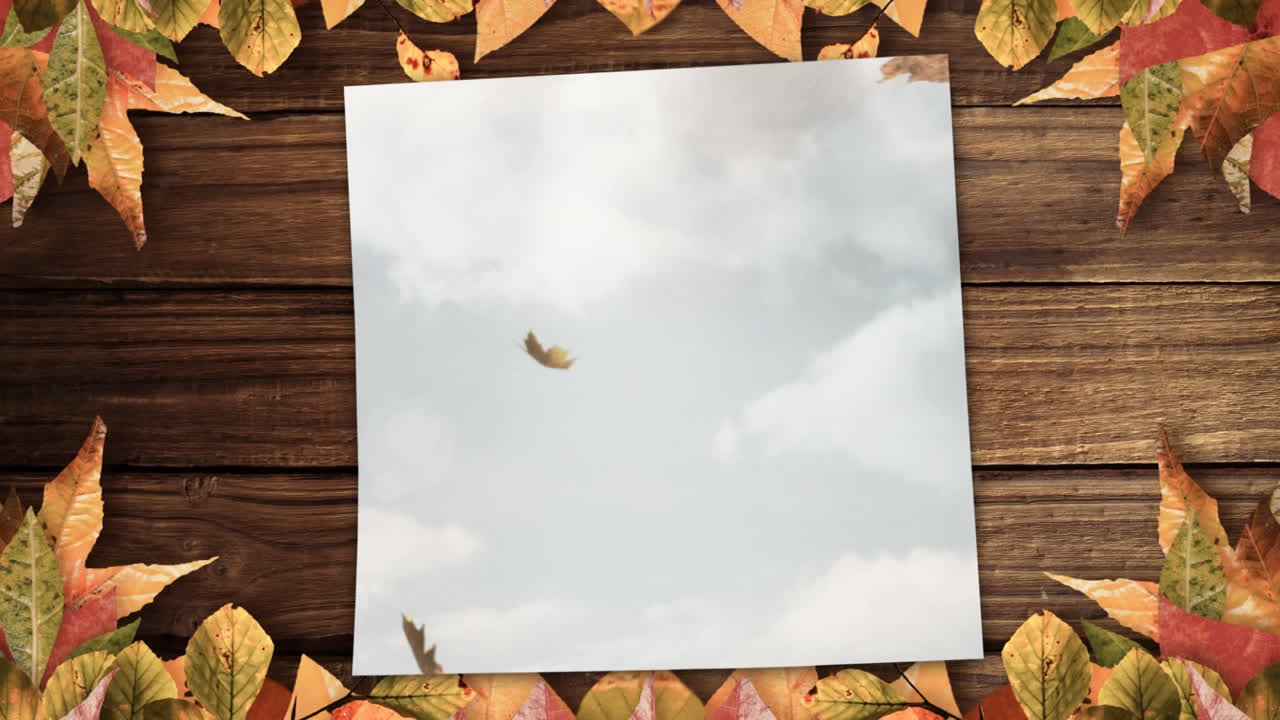 나무 테이블에 떨어지는 가을 잎 4k