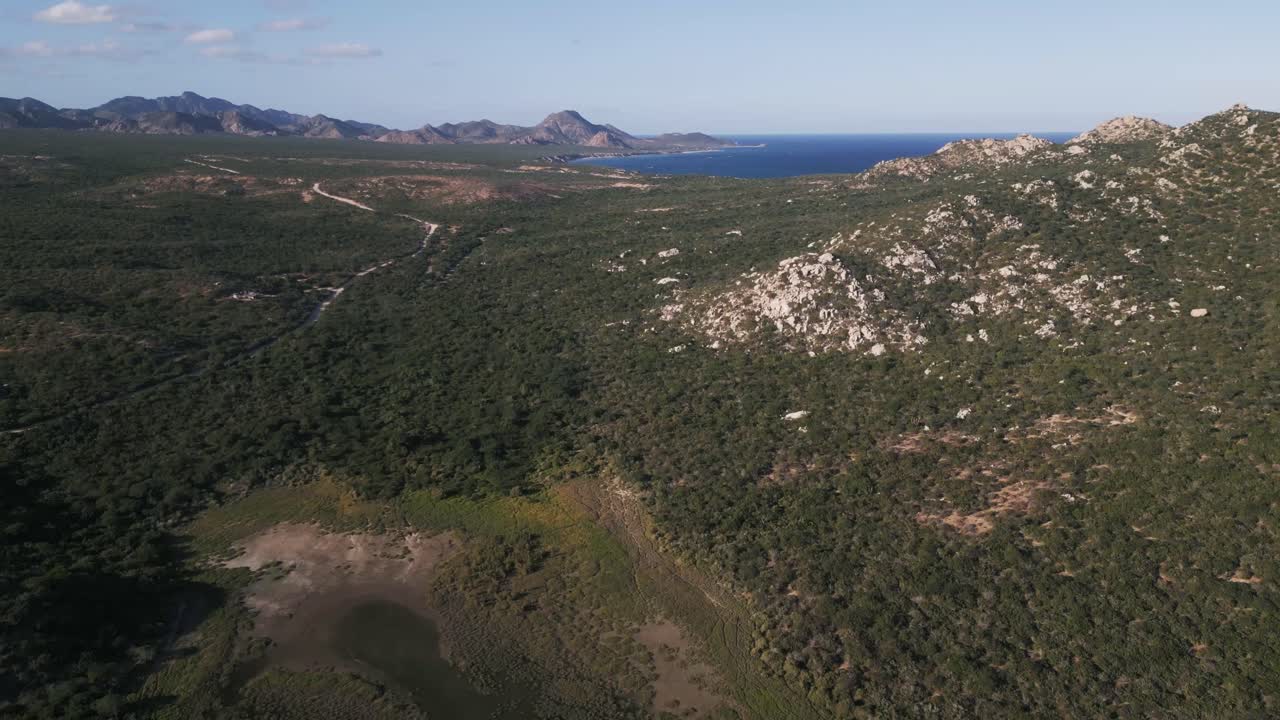 baja california sur sur cabo pulmo parque nacional drone aéreo desierto océano y montañas buceo buceo destino de viaje méxico