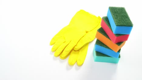 Cleaning-sponge-and-gloves