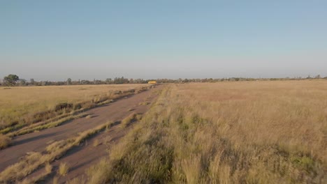 Vista-Aérea-De-Una-Antigua-Pista-De-Carreras-Abandonada-Donde-Solía-Correr-La-Fórmula-3