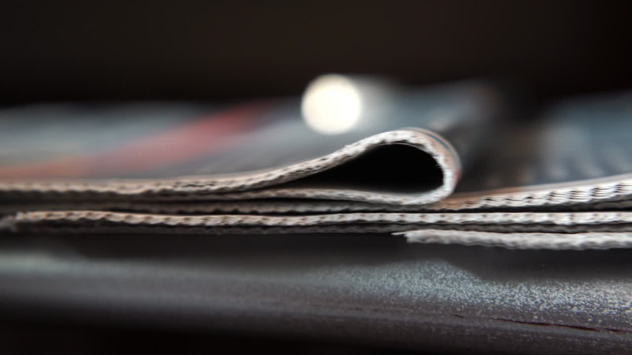 periódico en una línea de producción