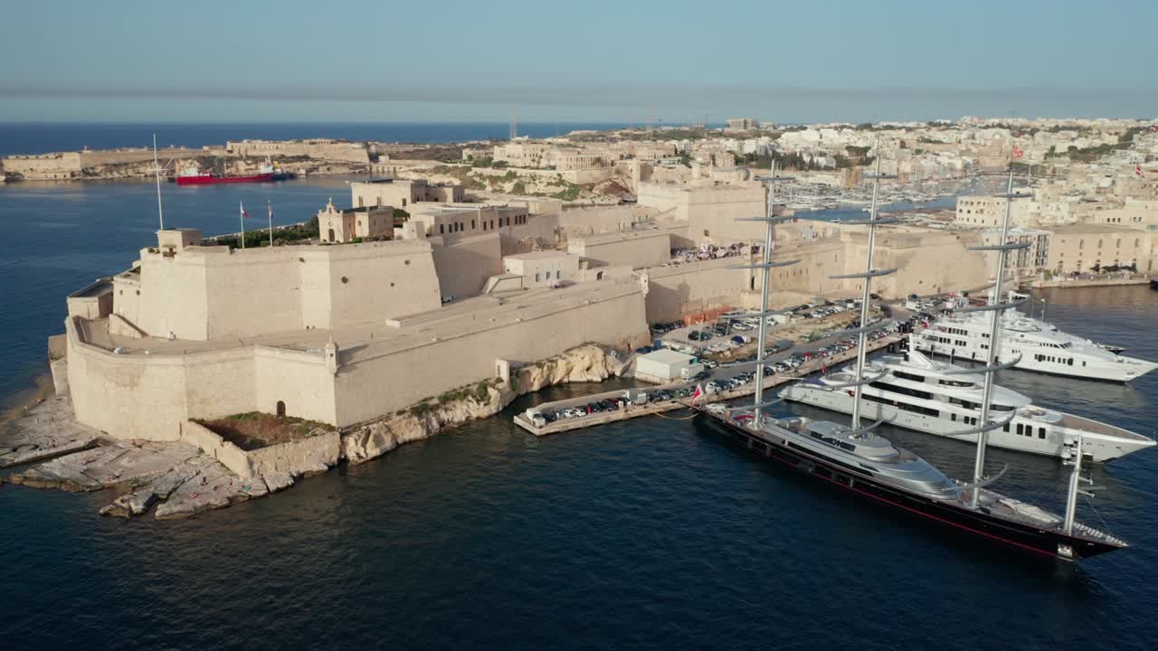 버구 시, 마리나, 세인트 젤로 요트, 배, 바다