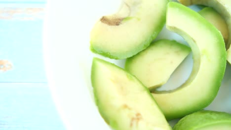 aguacate en rodajas