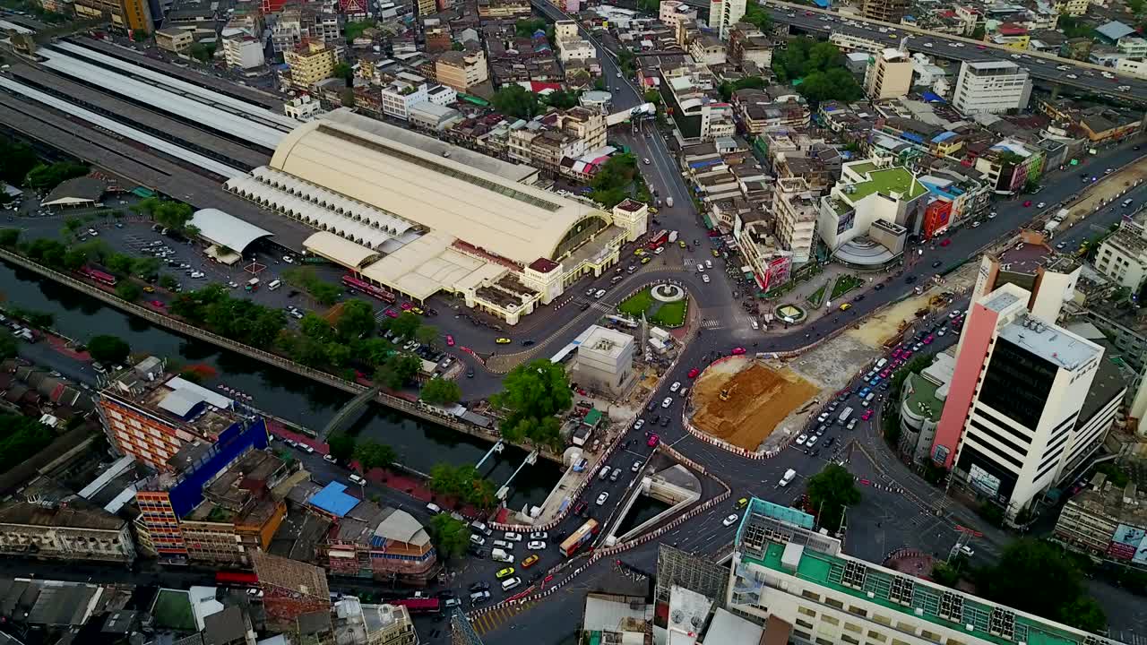 hua lum pong, la estación de tren de bangkok, video en 4k