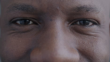 primer plano de la cara de una persona