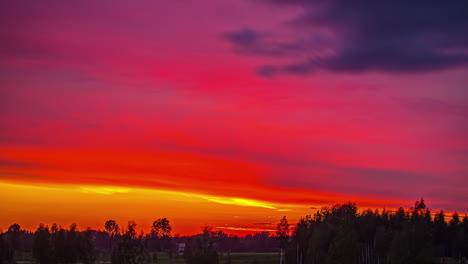 Tiro-De-Lapso-De-Tiempo-Del-Movimiento-De-La-Nube-Sobre-El-Cielo-Colorido-Durante-La-Puesta-De-Sol