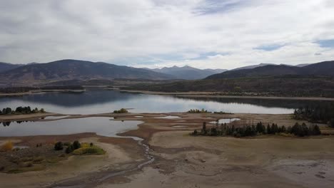 Lago-Azotado-Por-La-Sequía