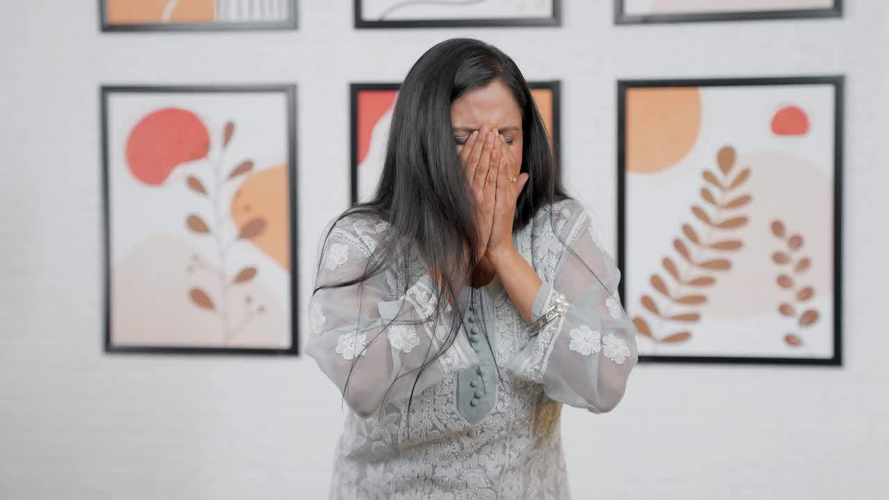 손목 통증이 있는 여성