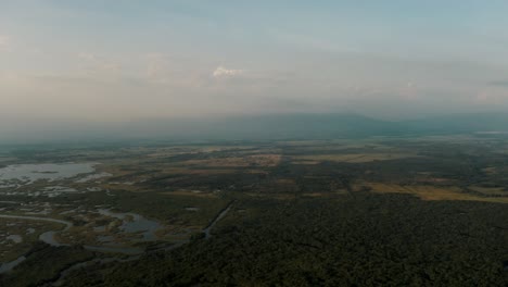 Monterrico-Geschützte-Natur-An-Der-Guatemaltekischen-Pazifikküste-Während-Des-Nebeltages