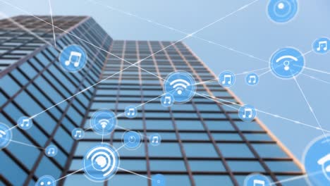 animación de la red de conexiones con iconos sobre un edificio de oficinas moderno