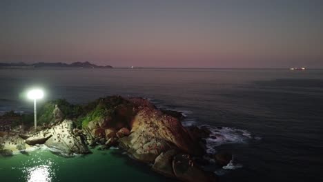 vuelo panorámico sobre la isla de arpoador