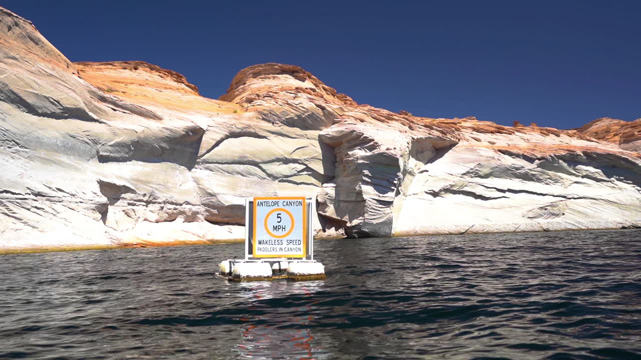 영양 캐년, 레이크 파웰, 애리조나, 미국에서 카약 타기