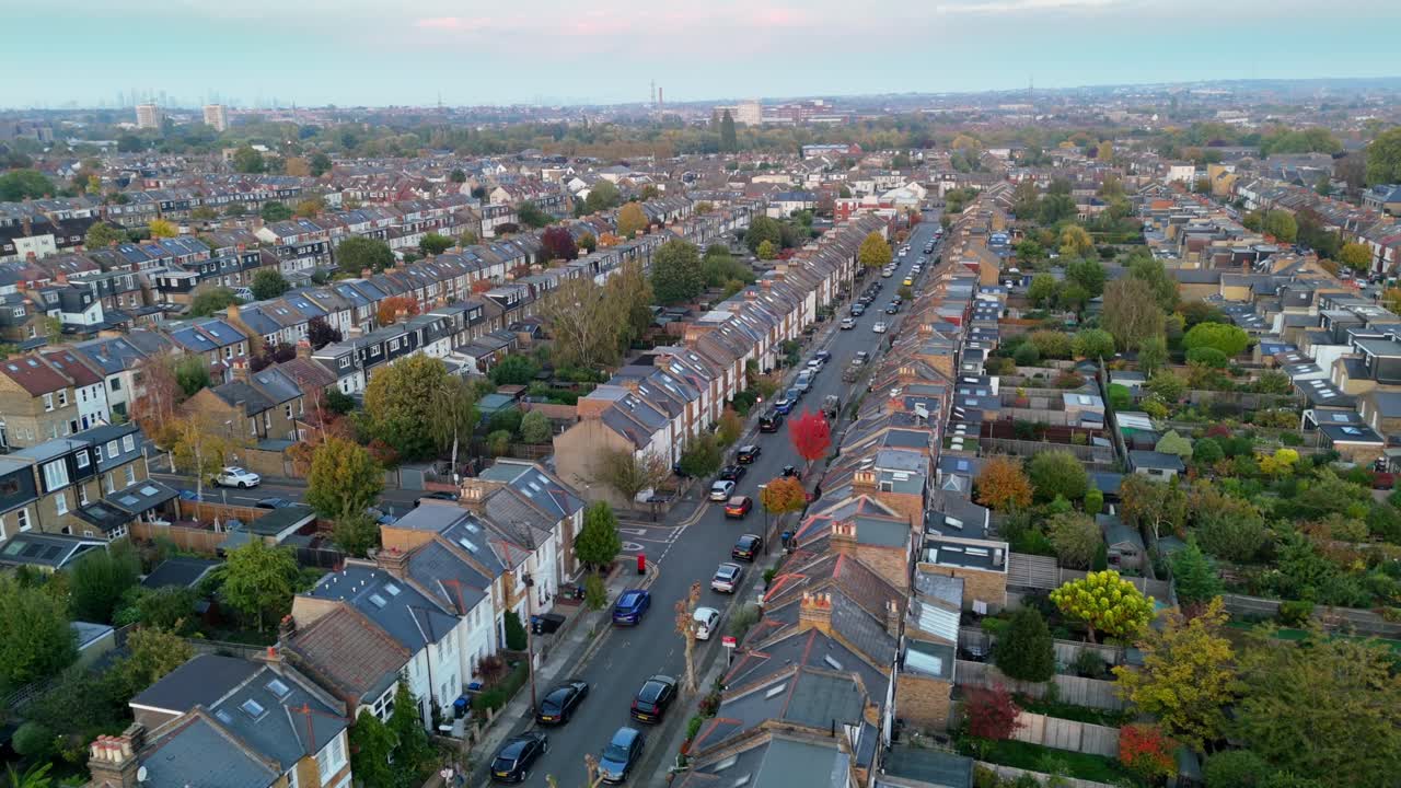 Drone che sorvola Wimbledon in direzione di Tooting, nella periferia a sud di Londra