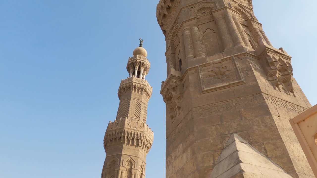 bab zuweila o bab zuwayla, ciudad antigua de el cairo en egipto. ángulo bajo