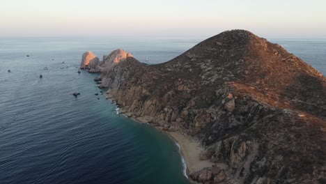 Vista-Aérea-De-La-Marina-De-Cabo-San-Lucas-Y-Sus-Alrededores,-Baja-California-Sur,-México