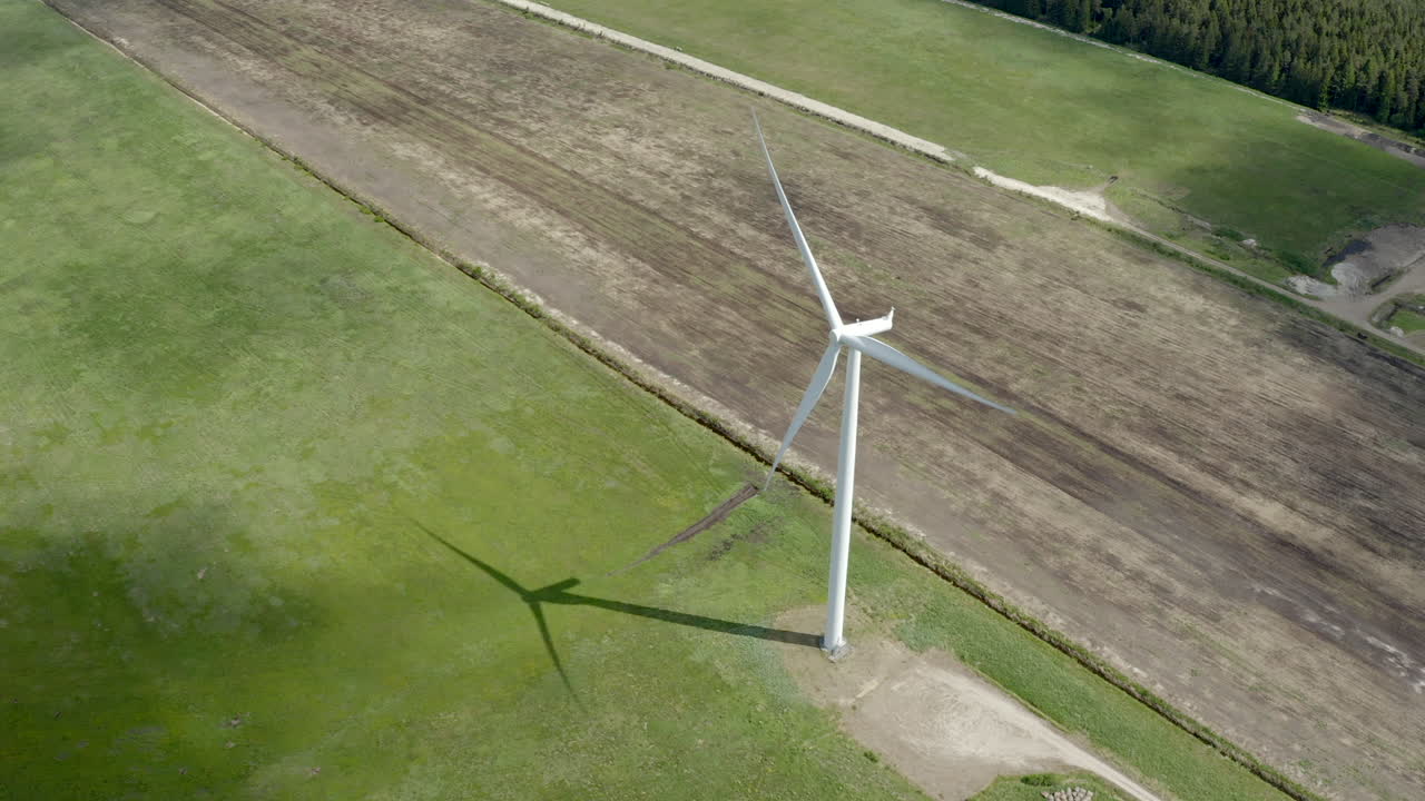 위에서 바람 터빈의 정적  ⁇