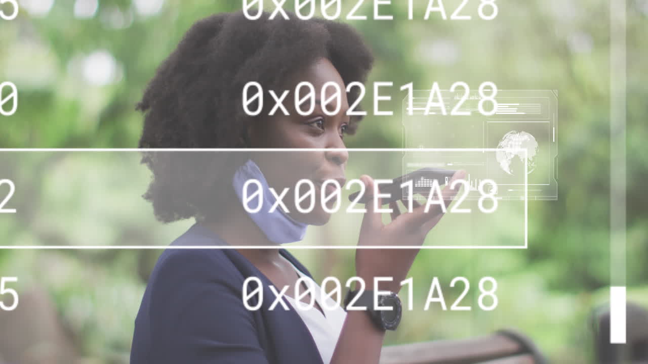 animación del procesamiento de datos sobre una mujer afroamericana que usa un teléfono inteligente