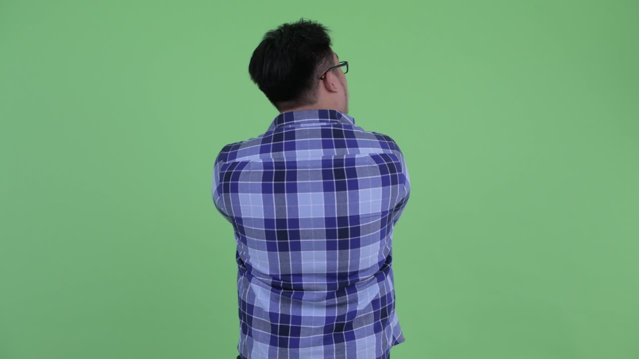 멋진 젊은 과체중 아시아 스터 남자