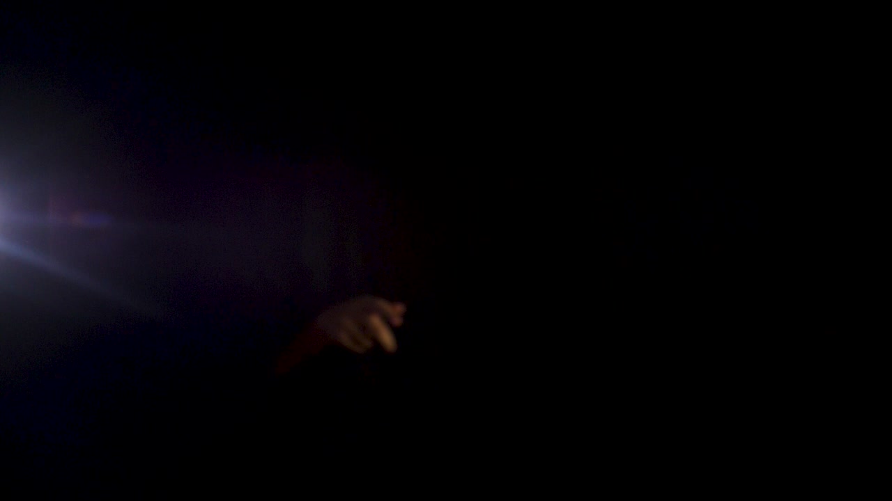 shuriken - batarang - lanzando cerca de la cámara en cámara lenta 180fps