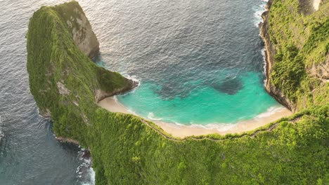 Kelingking-Beach-Nusa-Penida---Imágenes-Aéreas---Bali---Indonesia