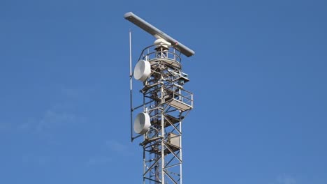 rotating x band marine radar antenna