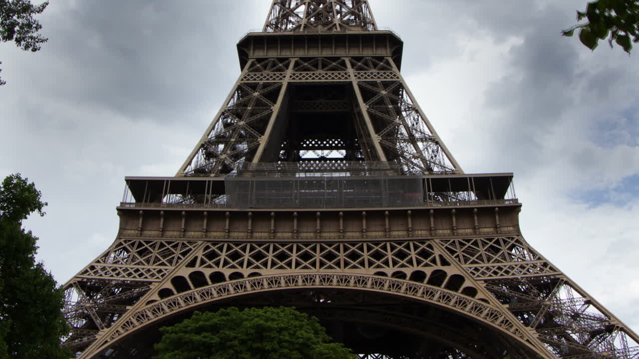 에펠 탑 버전 06