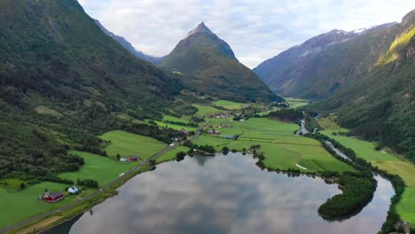 imágenes aéreas de la hermosa naturaleza de noruega