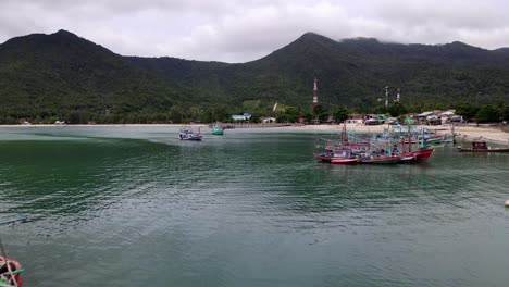 Vista-Aérea-De-Drones-De-La-Isla-Tailandesa-De-Koh-Phangan