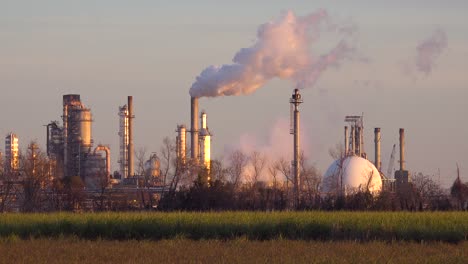 An-aluminum-processing-plant-belches-smoke-into-the-sky