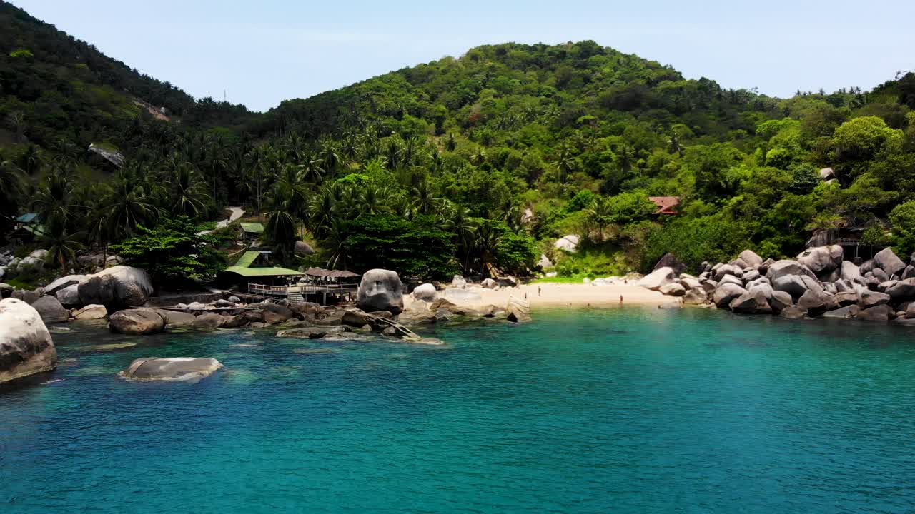 perspectiva aérea de la playa de ao hin wong en la isla de koh tao, tailandia