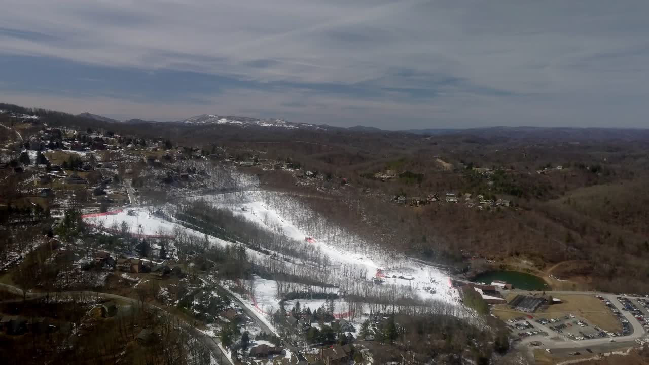 Aerial push in to Appalachian Ski Mountain in 4k