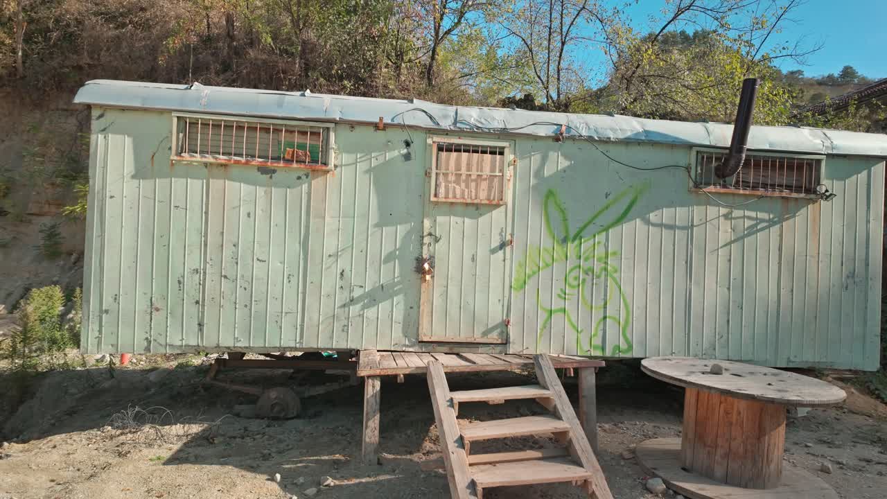 파인 을 통해 파동 금속 목자 오두막, 저렴한 라이프 스타일 숙박