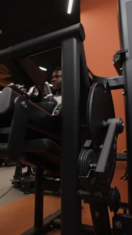 leg press machine in a gym