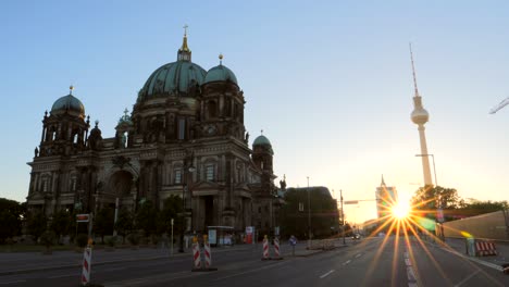 zeitraffer außerhalb des berliner doms