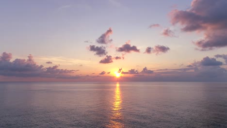 Atardecer-Pintando-El-Mar-De-Colores