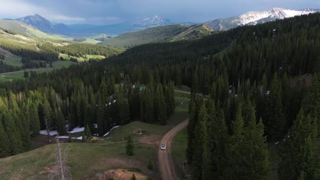 A-Toyota-4Runner-treks-through-the-rugged-mountains-of-Colorado-on-a-remote-dirt-road-near-alpine-line