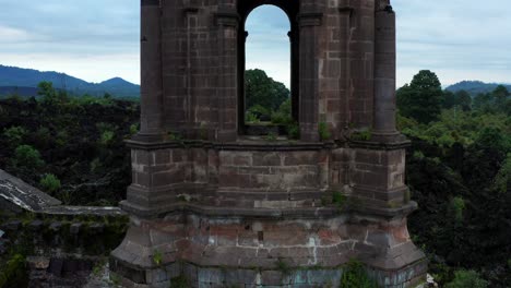 iglesia de san juan parangaricutiro cerca del volcán paricutin