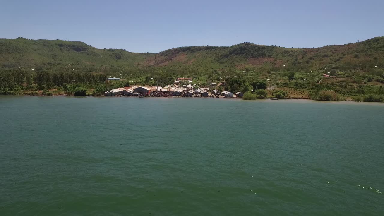 en las orillas del lago victoria