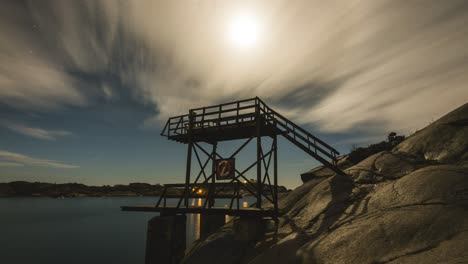 Timelapse-of-the-diving-tower-on-a-sunny-day-in-Stavern,-Vestfold,-Norway